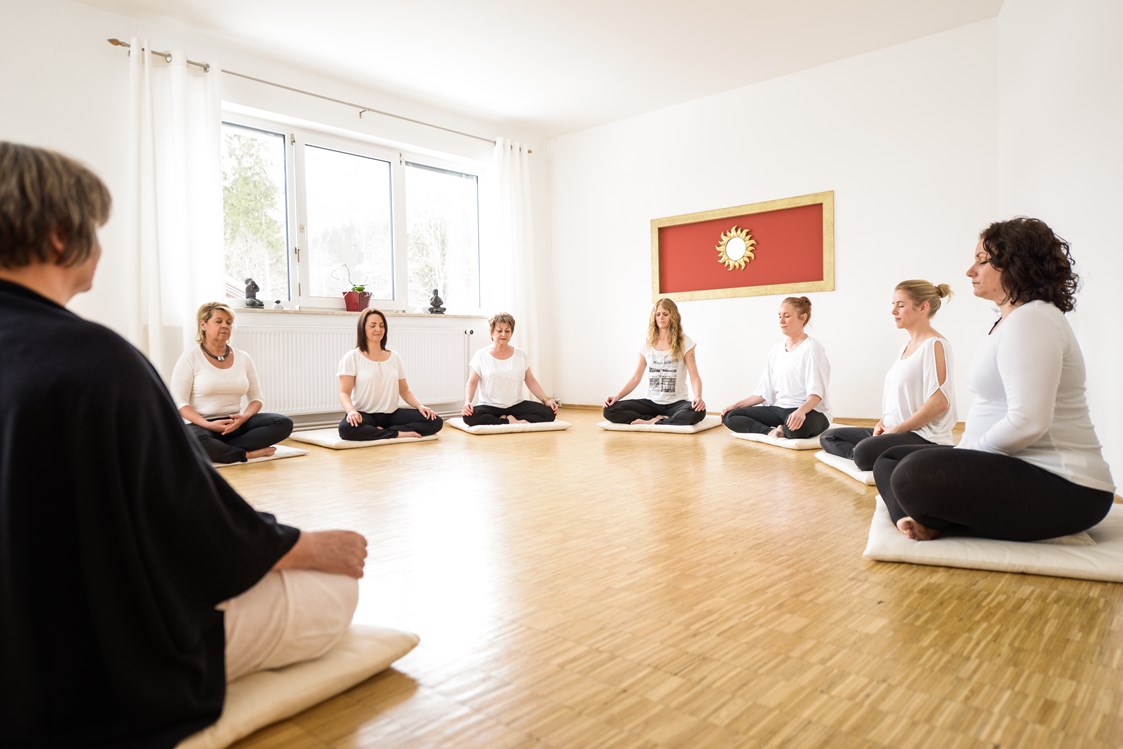 Yoga: AYAS Meditationsgruppe - AYAS®Yoga Akademie