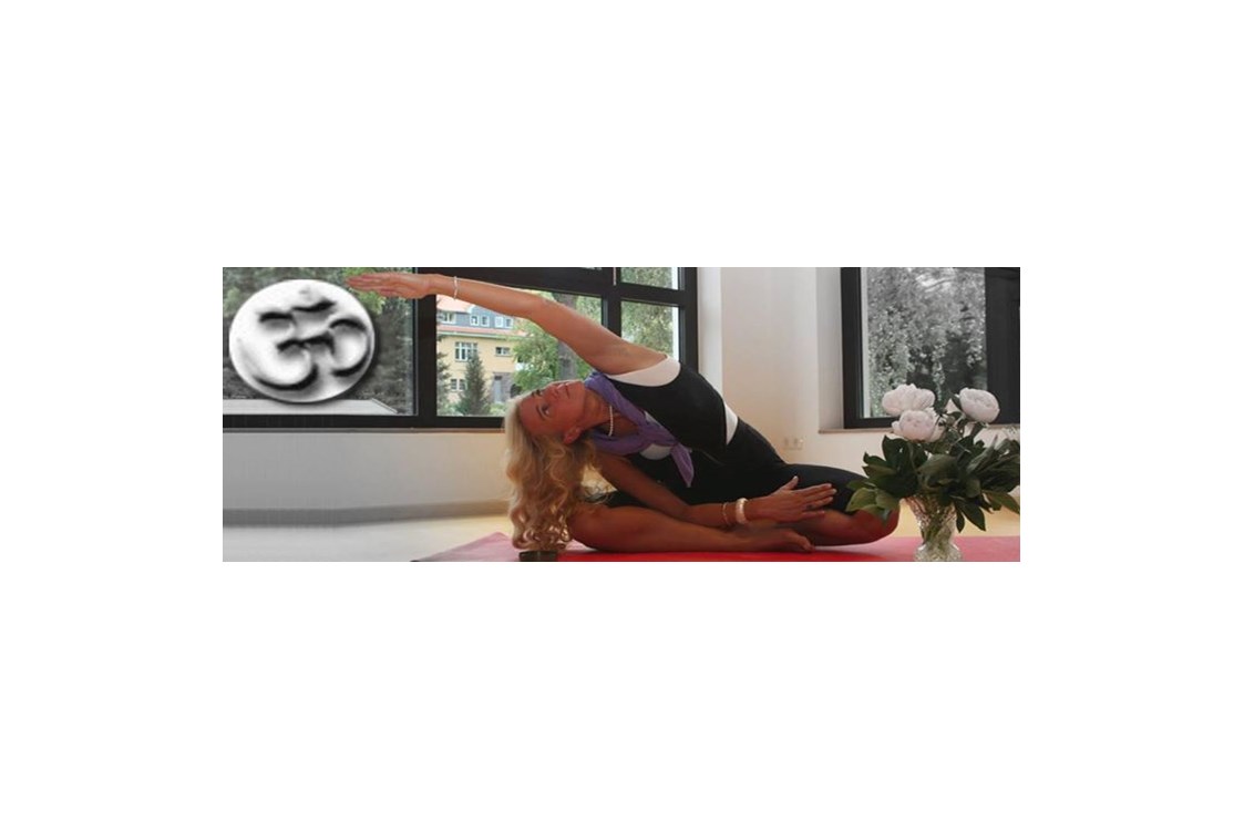 Yoga: https://scontent.xx.fbcdn.net/hphotos-xpt1/t31.0-8/s720x720/10655377_688626574553153_5905448862035459482_o.jpg - Yogahaus Siddhapur