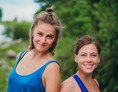Yoga: Melanie & Rubia