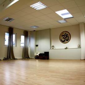 Yoga: Yogabar - Vinyasa Yoga Studio