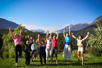 Yoga: Yoga Urlaub und Yoga Retreats im Chiemgau, am Chiemsee, in Tirol, an traumhaften Orten Entspannung und Kraft tanken


Yoga Retreat Kalender auf www.yogamitinka.de/events - Yoga mit Inka