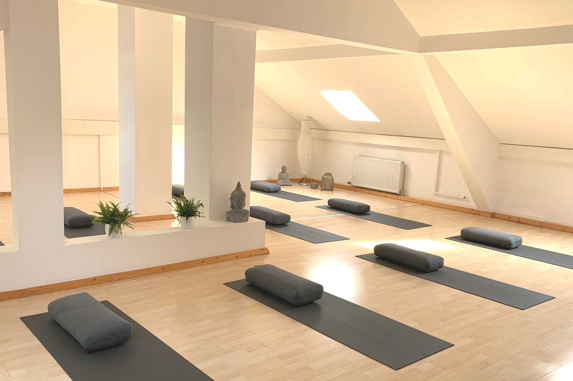 Yoga: Studioräumlichkeiten - Yogagalerie