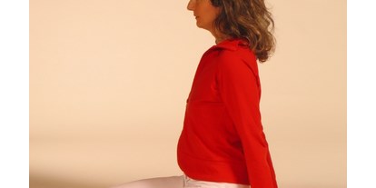 Yogakurs - vorhandenes Yogazubehör: Meditationshocker - Hormon Yoga Basisseminar - Yogalehrer Weiterbildung