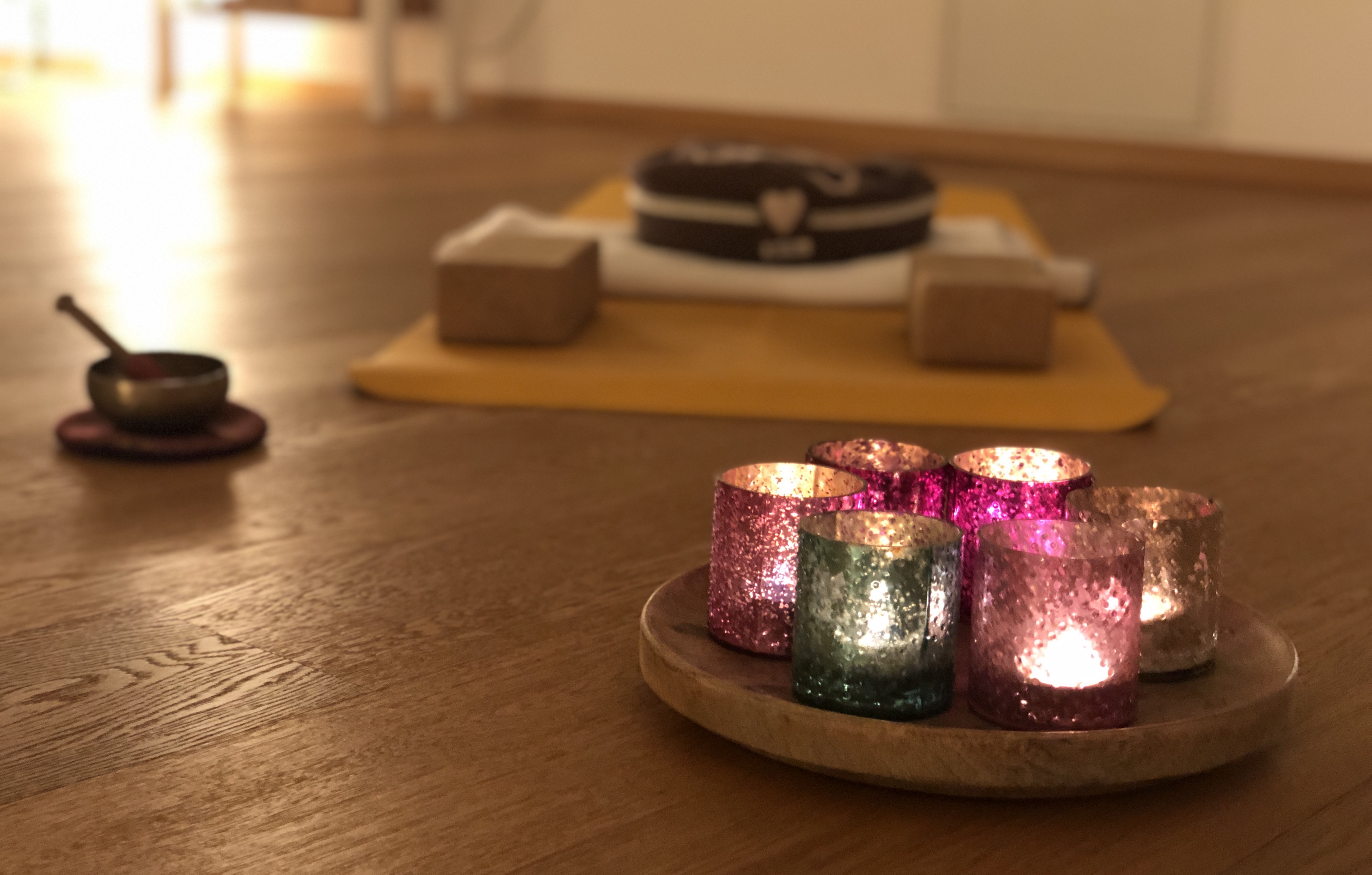 Clase de yoga - Ausstattung: Sitzecke - Yoga Raum Kreuzlingen