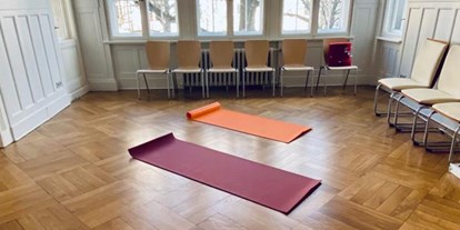 Yoga course - Erreichbarkeit: gut mit dem Bus - Berlin-Stadt Tiergarten - Yoga-Anfängerkurs am Bayerischen Platz in Berlin-Schöneberg - meraneum - prevention center