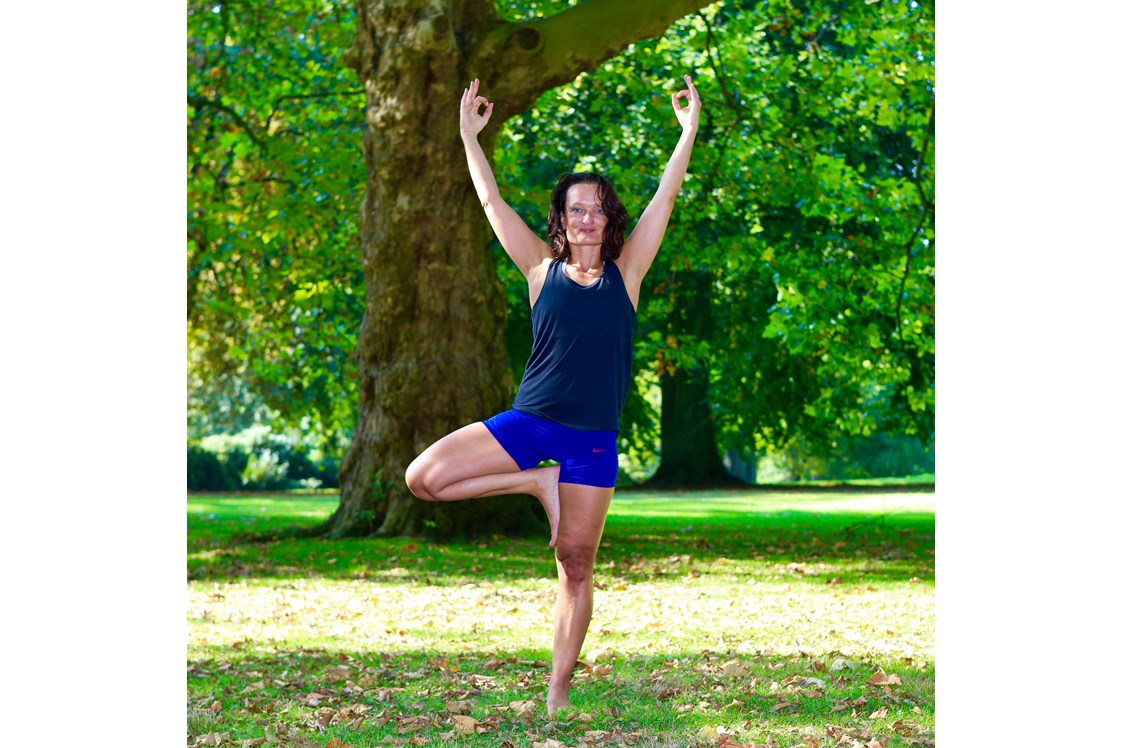 Yoga: Kirsten Zenker - Yoga Lehrerin im Ruhrgebiet - Kirsten Zenker - farbenfroh yoga