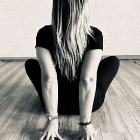 Yoga: Yogaunterricht  - Bettina / Yoga imWalserhaus