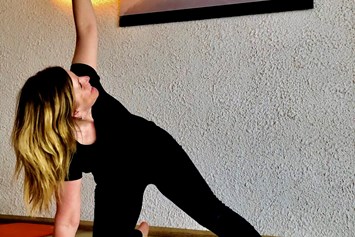 Yoga: Yogaraum & Yogalehrerin  - Bettina / Yoga imWalserhaus