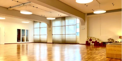 Yoga course - vorhandenes Yogazubehör: Yogamatten - München Haidhausen - Orange Room