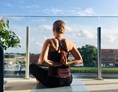 Yoga: Kristin Peschutter - Womensflow