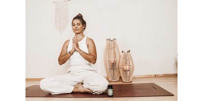 Yoga course - Ayouma Yogateacher - Ayouma
