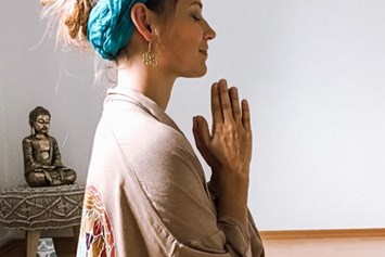 Yoga: Yin Yoga - Ayouma