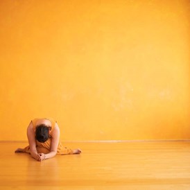 Yoga: Yin Yogahaltung Schnürsenkel - Yoga Zentrum Minden: Mit vielseitig inspirierten Klassen, die sich nicht immer einem einzigen Stil zuordnen lassen, hole ich dir die Vielfalt des Yoga auf die Matte - Hatha, Restorative, Yin, Vinyasa!