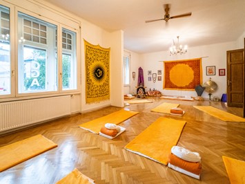 YVO Zertifizierte Yoga-LehrerIn Ausbildung 200+ Stunden Unsere Räumlichkeiten Yoga-Lehrerausbildung Raum 1