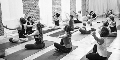Yoga course - Weinviertel - https://scontent.xx.fbcdn.net/hphotos-xfp1/t31.0-8/s720x720/12716124_1071836706170536_7493877929590178910_o.jpg - Little Yoga Room