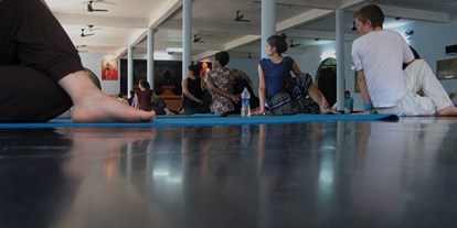 Yoga course - Freilassing (Berchtesgadener Land) - https://scontent.xx.fbcdn.net/hphotos-xla1/t31.0-8/s720x720/1016020_624314657588479_659199039_o.jpg - Yoga in English Salzburg & Nuad Boran Thai Yoga