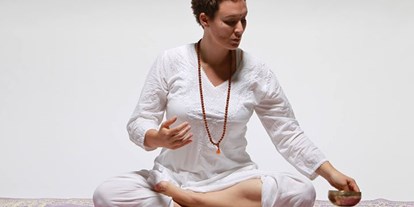 Yoga course - Weiterstadt - https://scontent.xx.fbcdn.net/hphotos-xpa1/t31.0-8/s720x720/1800087_468917536544129_55759504_o.jpg - Prana Sukha Yoga School