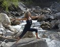 Yoga: https://scontent.xx.fbcdn.net/hphotos-prn2/t31.0-0/p180x540/965369_661700307180852_1353179273_o.jpg - GAP-Yoga