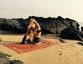Yoga: https://scontent.xx.fbcdn.net/hphotos-xpf1/t31.0-0/p180x540/11722323_707896502650098_1789801854895586179_o.jpg - Philipp Kienzler