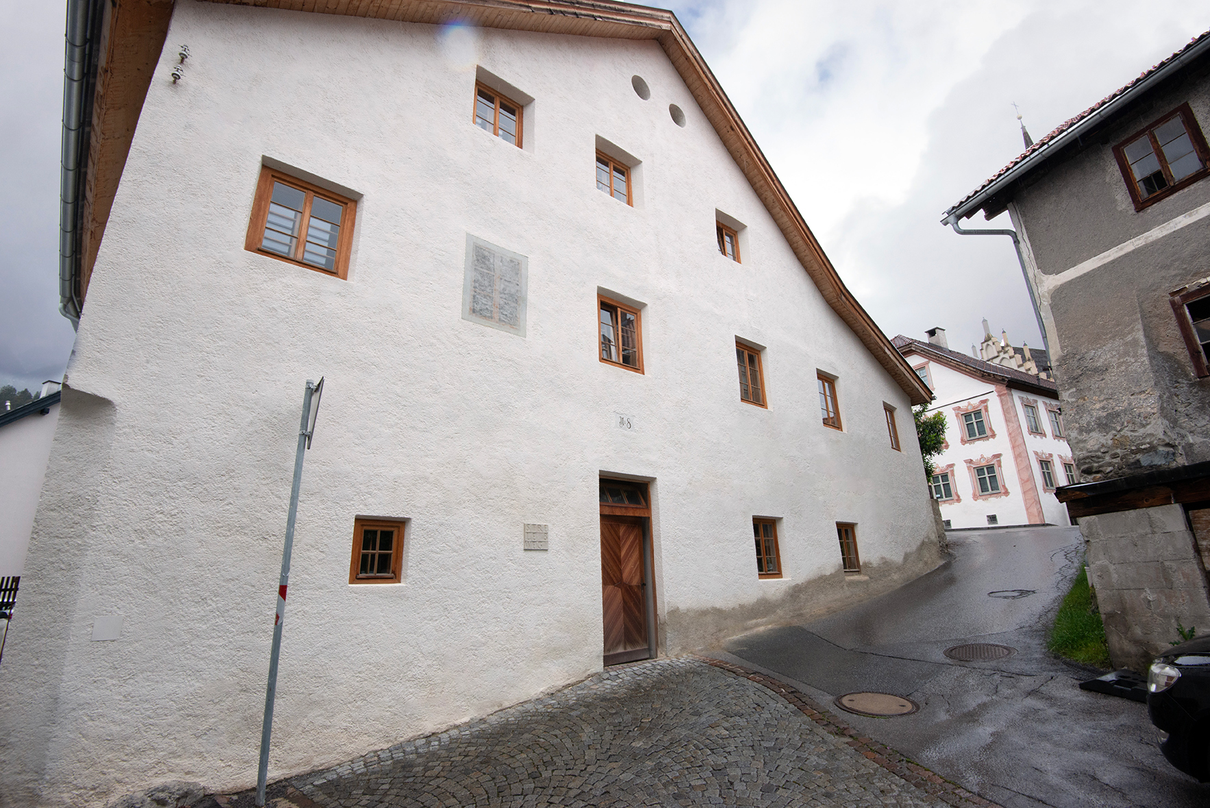 Clase de yoga - spezielle Yogaangebote: Mantrasingen (Kirtan) - Austria - Eingang ins Studio - Yogastudio Imst