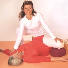 Yogalehrer Ausbildung: Thai Yoga Massage Ausbildung mit Yoga & Meditation