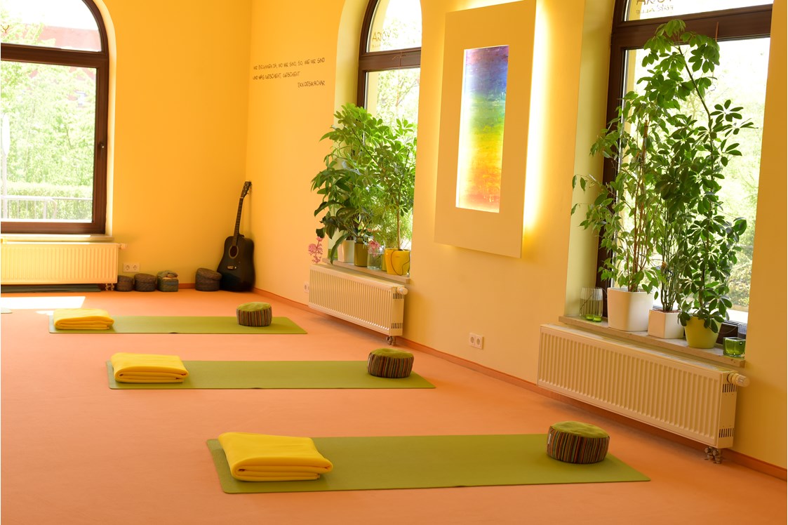 Yoga: Der gut ausgestattete Yoga räum hat ca. 90qm. - Hatha-Yoga Kurs