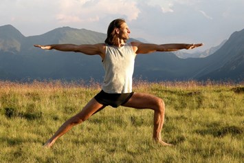 Yoga: Vivaan - Peter Schick Yogaloft Innsbruckyoga Acroyoga Österreichyoga Tirolyoga - Yoga Loft Innsbruck