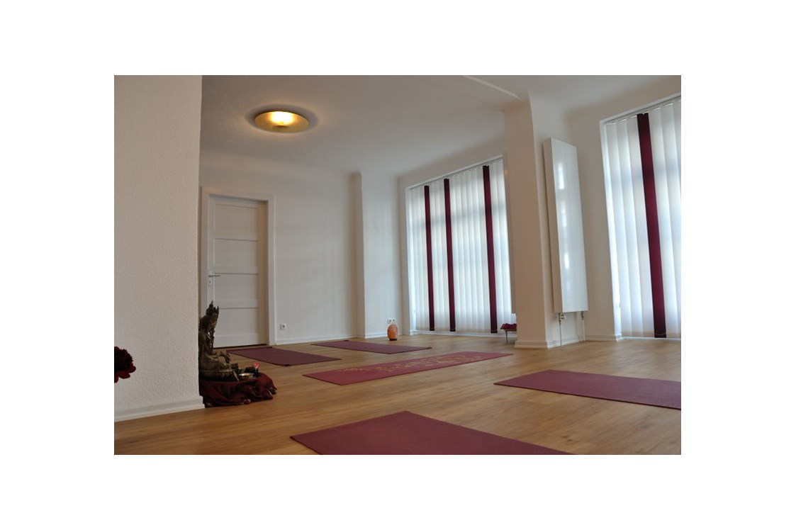 Yoga: Das Yoga Studio im Lattenkamp 13 - Yoga Heilpraxis