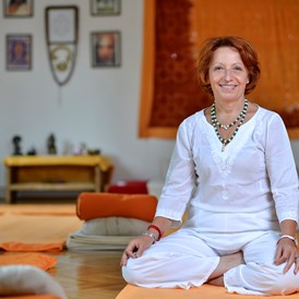 Yoga: Yoga-Schule Kärnten, Karin Steiger, Klagenfurt - Hatha Yoga Kurse Klagenfurt live und online gestreamt