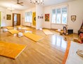 Yoga: Yoga-Kurse, Yoga-Ausbildung Klagenfurt,Räume der Yoga-Schule Kärnten - Hatha Yoga Kurse Klagenfurt live und online gestreamt