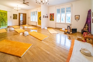 Yoga: Yoga-Kurse, Yoga-Ausbildung Klagenfurt,Räume der Yoga-Schule Kärnten - Yoga-Schule Kärnten