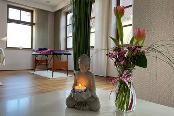 Yoga: Ayurvedische Abhyanga Massagen - YOGA freiraum