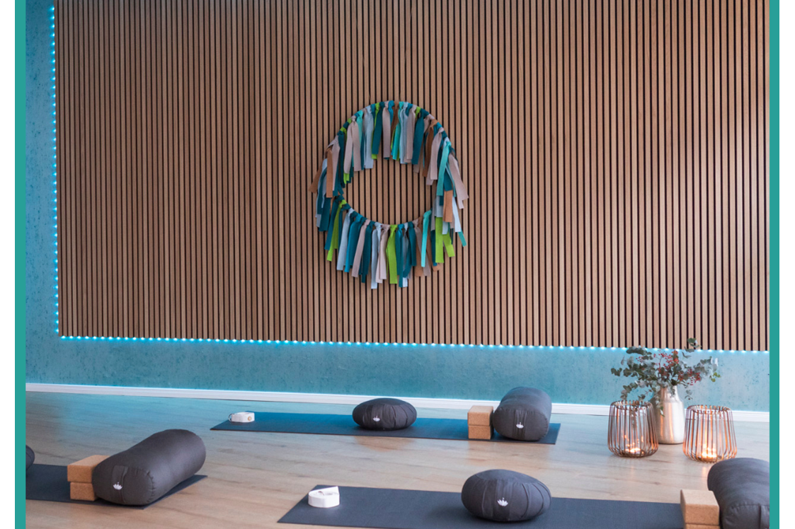 Yoga: Der moderne Raum bietet Platz für max. 15 Personen und ist vollständig für Yoga und bei Bedarf Pilates ausgestattet.
 - BEACTIVE STUDIO