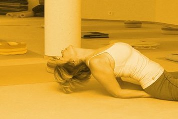 Yoga: https://scontent.xx.fbcdn.net/hphotos-xfp1/t31.0-8/s720x720/291608_534304829913542_1225581112_o.jpg - Yoga für alle | Susanne Schiller