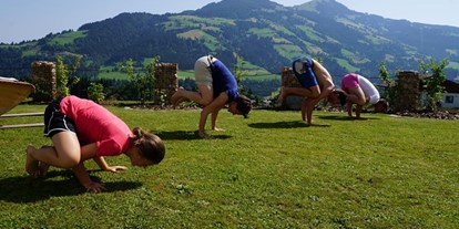 Yoga course - Salzburg-Stadt (Salzburg) - https://scontent.xx.fbcdn.net/hphotos-xaf1/t31.0-8/s720x720/11875133_1451767641819599_3400499806116478229_o.jpg - Die YogaStunde
