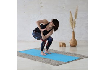 Yoga: Yoga-Stuhl mit Twist - Yoga bei HANSinForm - Nadine Hans