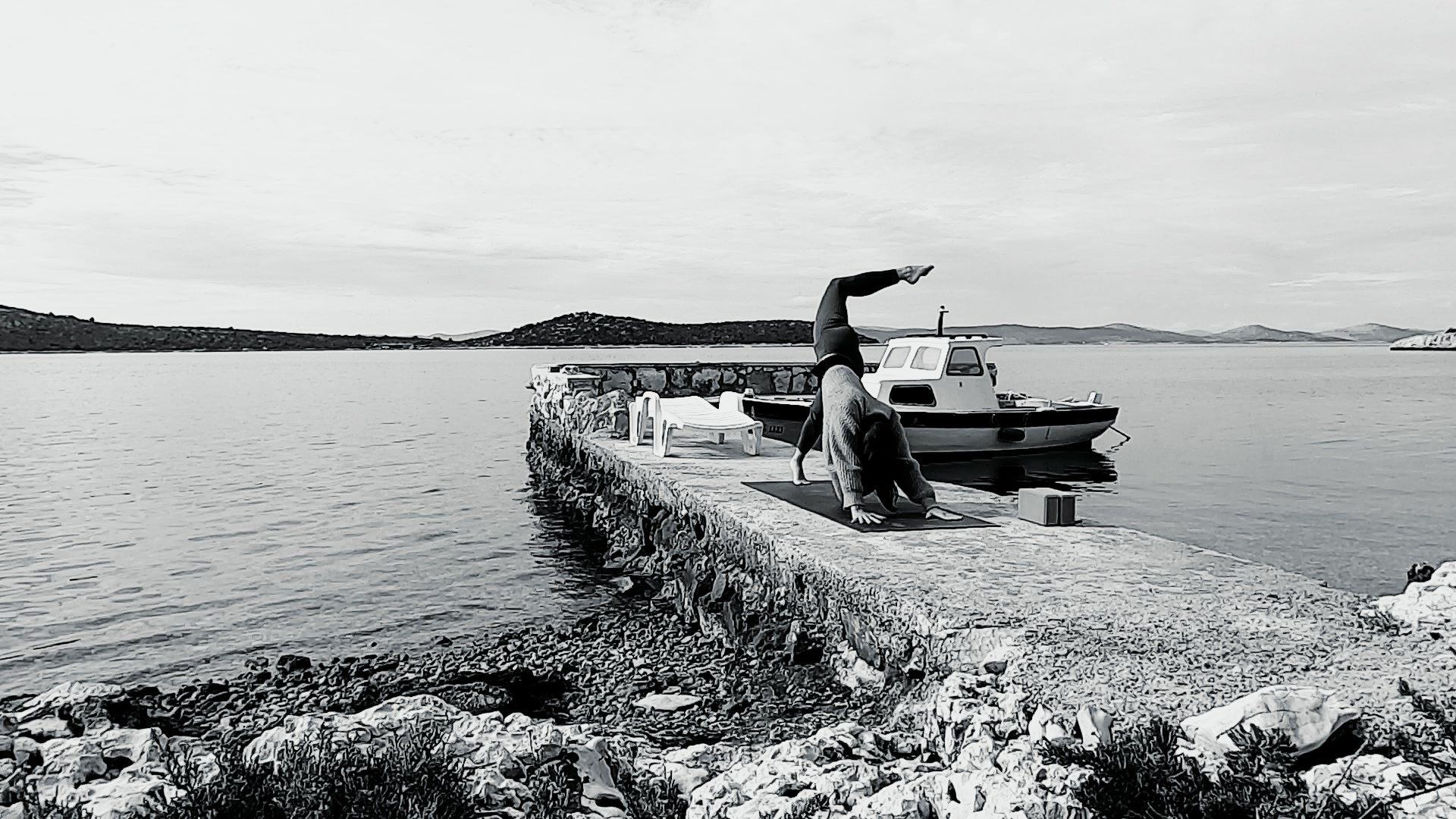 Clase de yoga - Traditional Vinyasa Yoga, TCM, Restorative + Nidra mit Eva