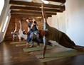 Yoga: Yoga im kleine Yogaraum - Yogaschule Straubing