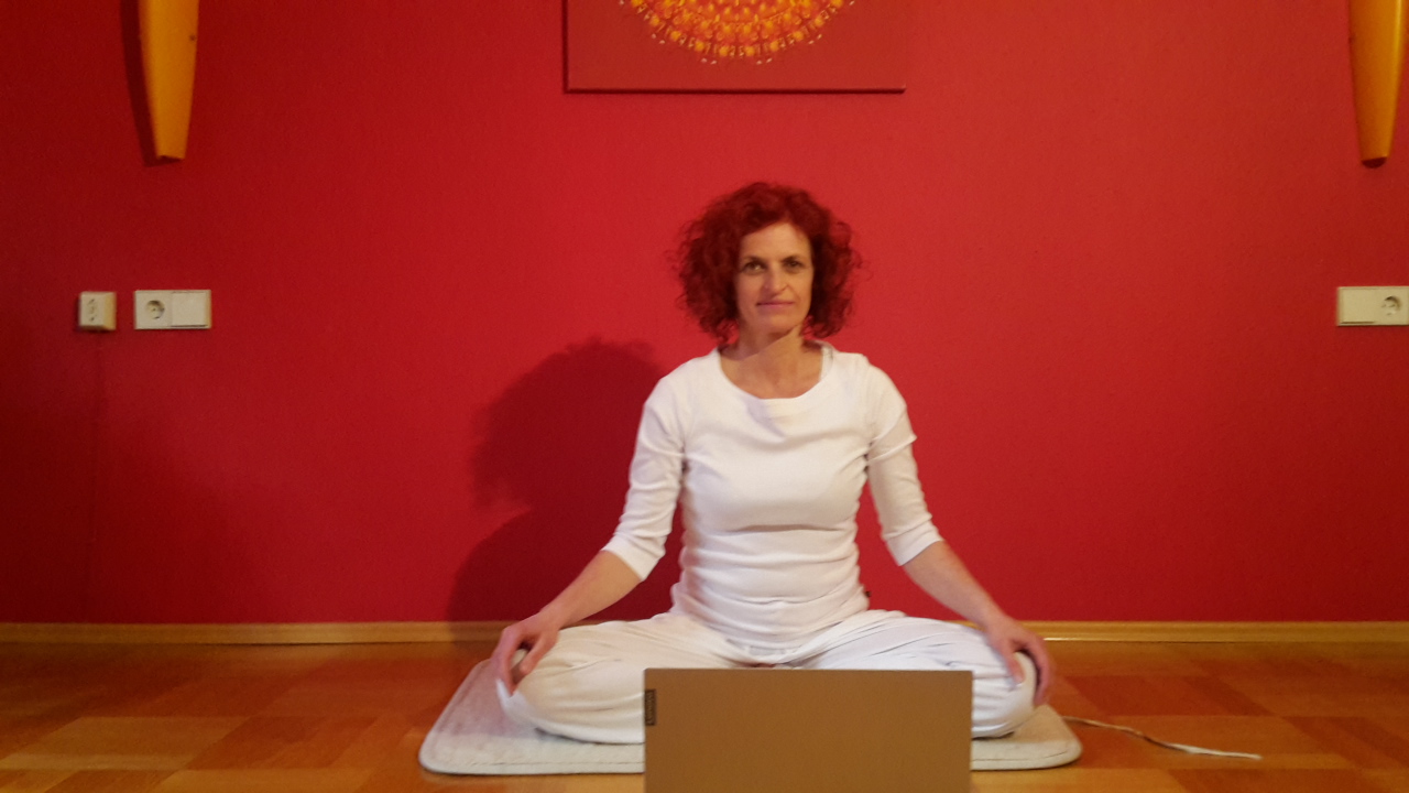Clase de yoga - Kurse für bestimmte Zielgruppen: barrierefreie Kurse - Alemania - Kundalini Yoga mit Antje Kuwert - ONLINE