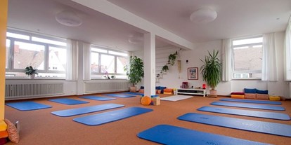 Yoga course - Senden (Neu-Ulm) - https://scontent.xx.fbcdn.net/hphotos-xfp1/v/t1.0-0/p180x540/311151_459584814084412_45452045_n.jpg?oh=675f14ab0c3cfda0fd915ee7e3d2d3e6&oe=574ACB26 - Kashi Yoga-Zentrum