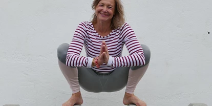 Yogakurs - vorhandenes Yogazubehör: Decken - Deutschland - Marion Moormann, Vinyasa Yoga ,Yin Yoga