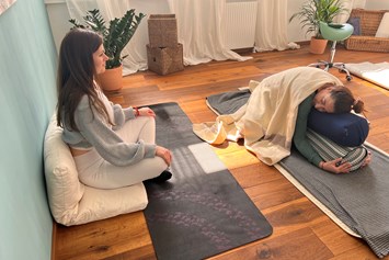 Yoga: Nina Steinegger - YIN Yoga Salzburg